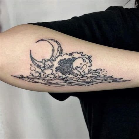 moon and wave tattoo|traditional tattoo waves.